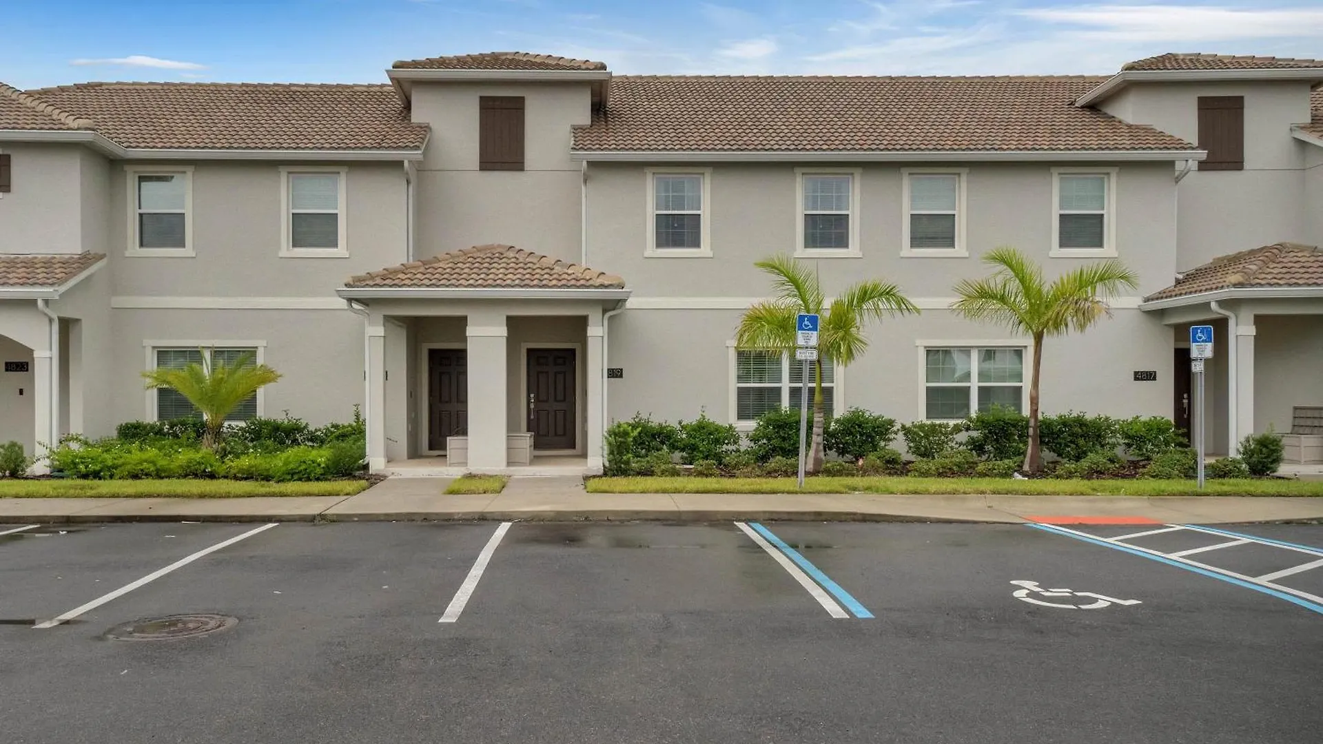 Holiday home 4 Bedrooms- 3 Bathrooms - Storey 4819 Ds