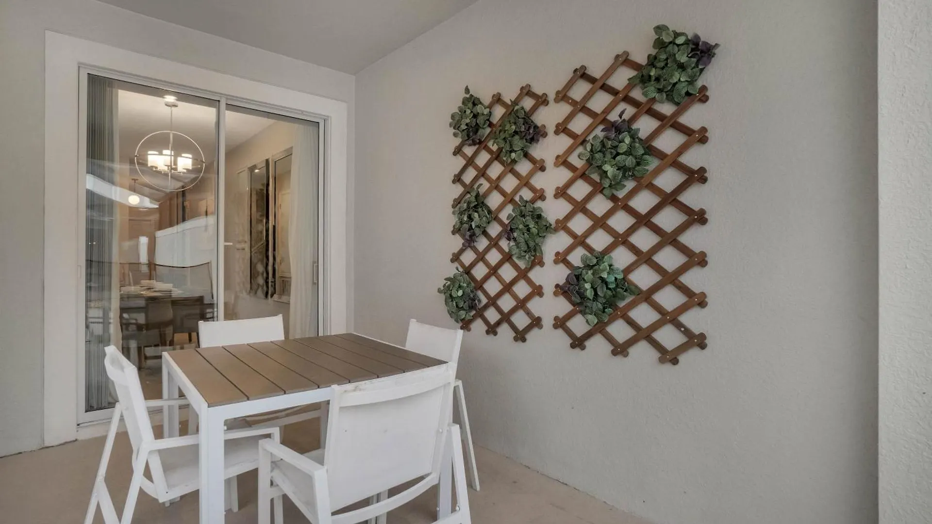 4 Bedrooms- 3 Bathrooms - Storey 4819 Ds Kissimmee