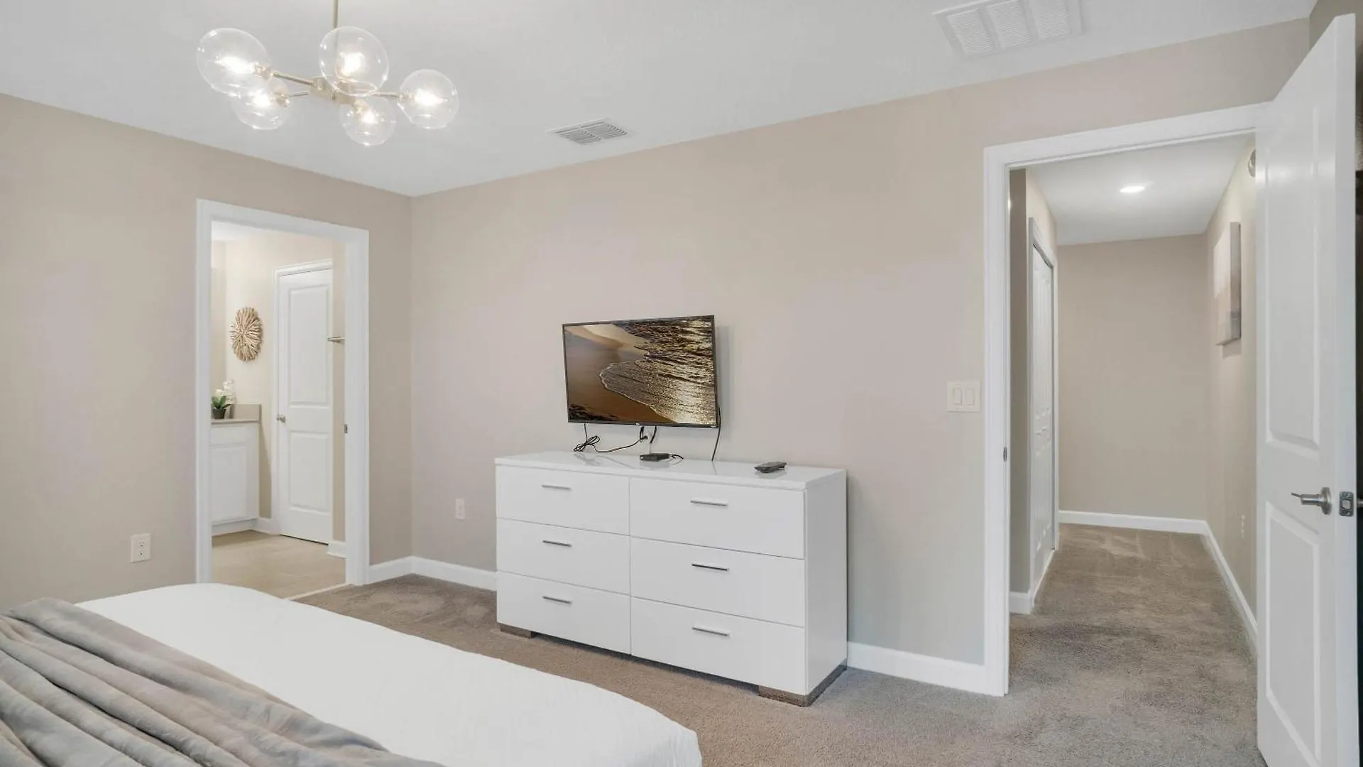 4 Bedrooms- 3 Bathrooms - Storey 4819 Ds Kissimmee