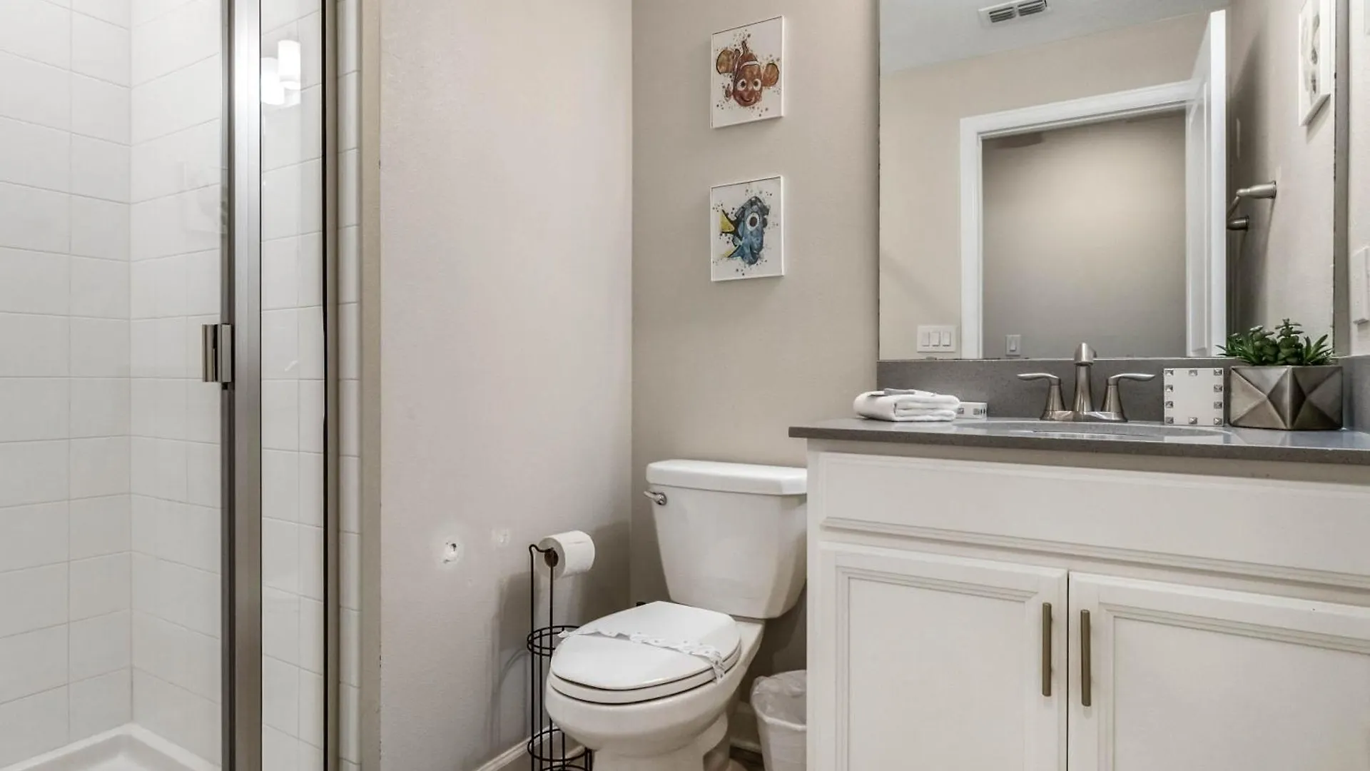 5 Bedrooms - 4 Bathrooms- Storey 4921 Wa