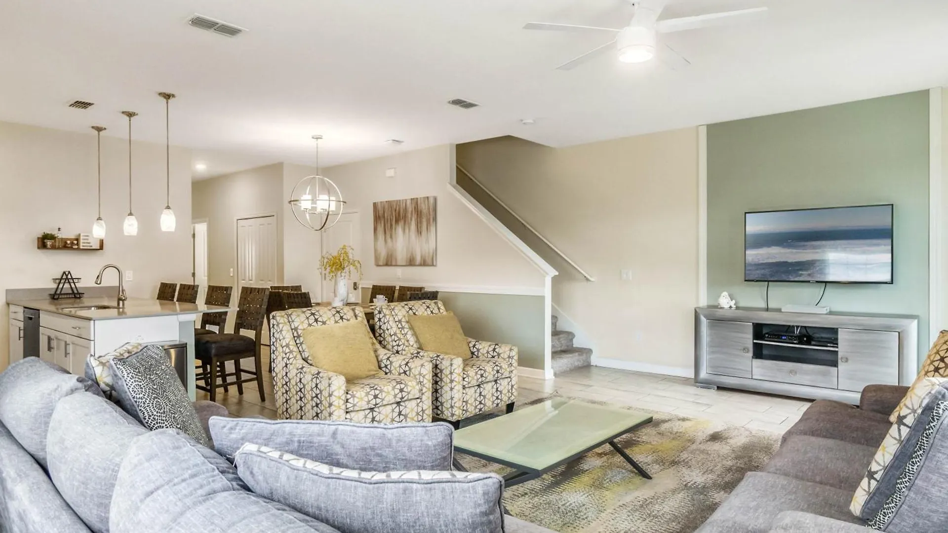 5 Bedrooms - 4 Bathrooms- Storey 4921 Wa Kissimmee