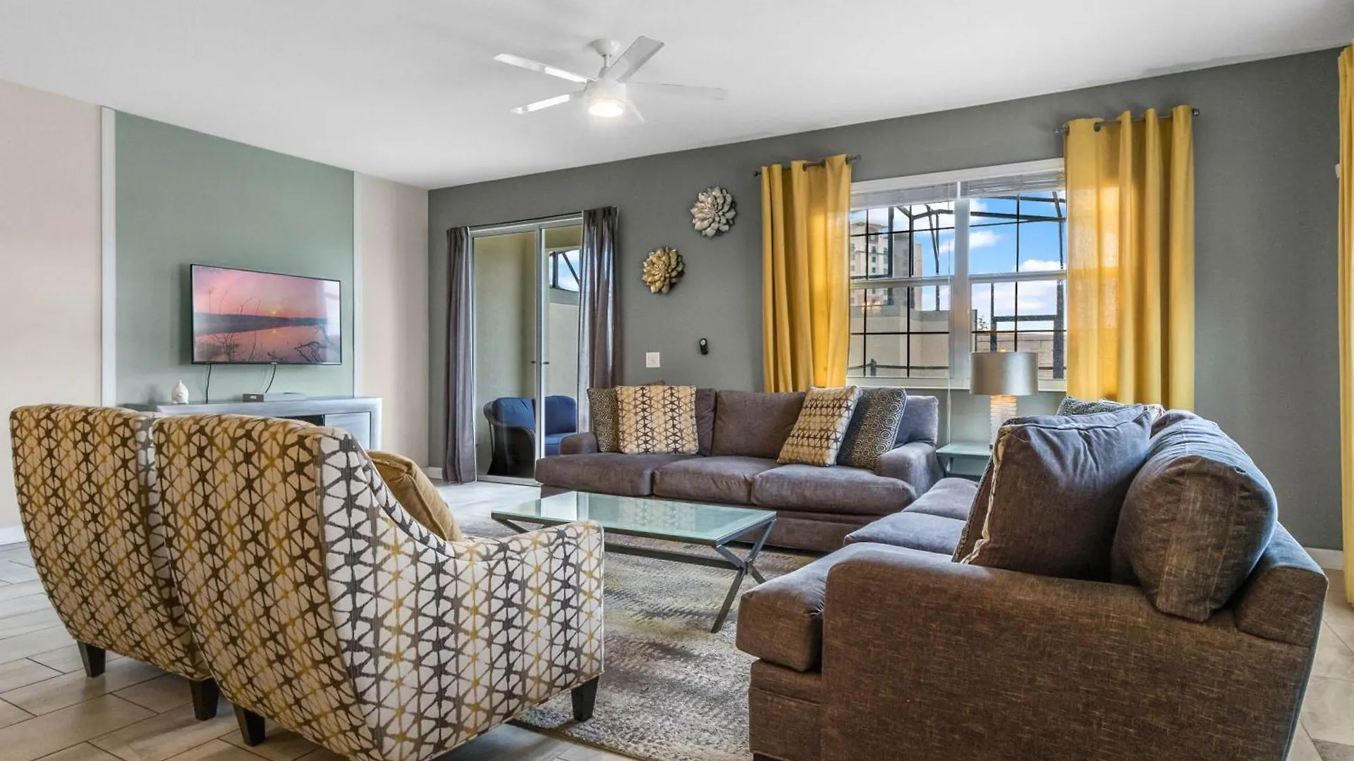 5 Bedrooms - 4 Bathrooms- Storey 4921 Wa Holiday home *
