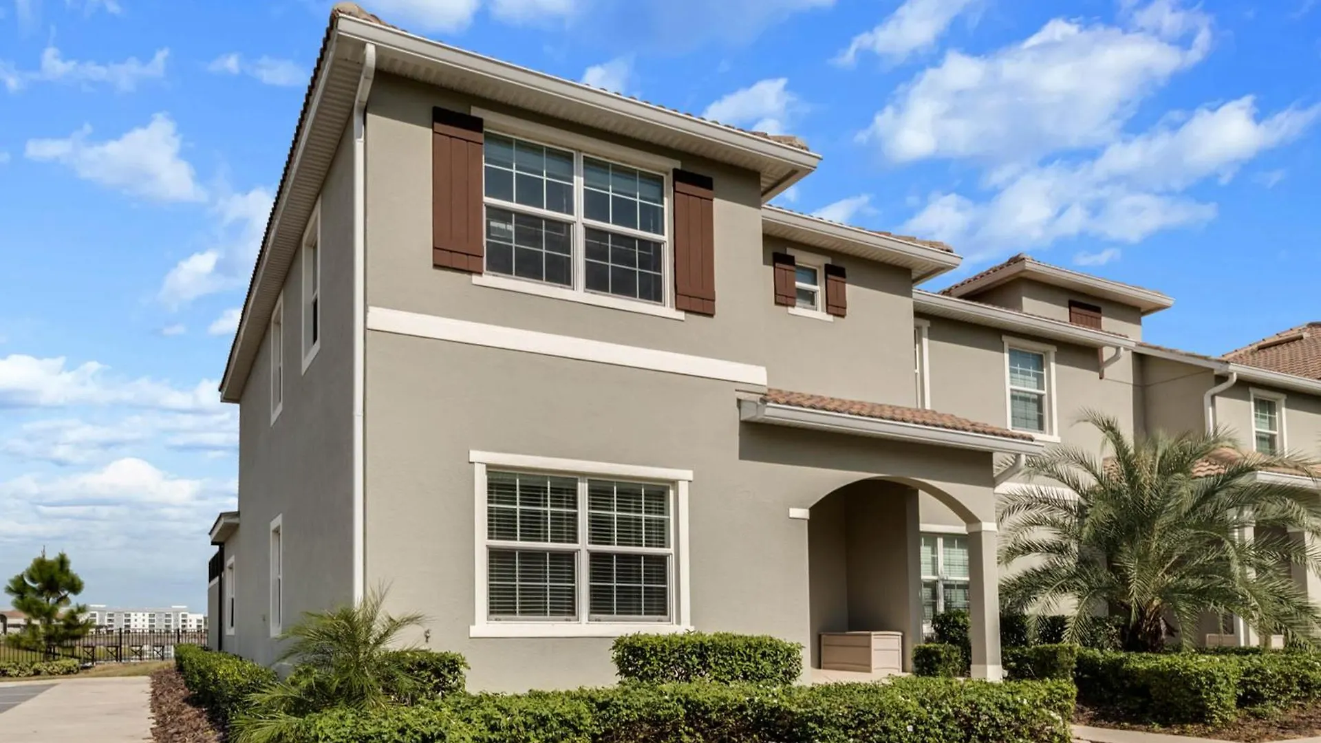 5 Bedrooms- 4 Bathrooms- Storey 4956 Wa * Kissimmee