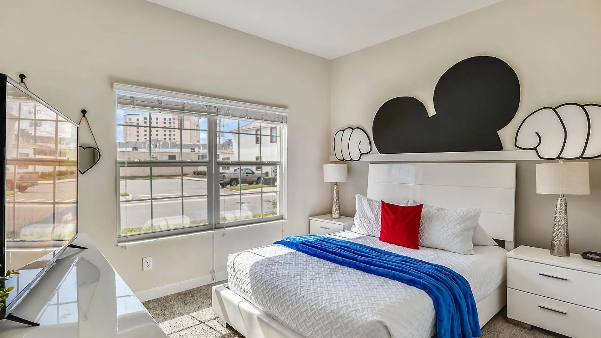 5 Bedrooms- 4 Bathrooms- Storey 4956 Wa * Kissimmee