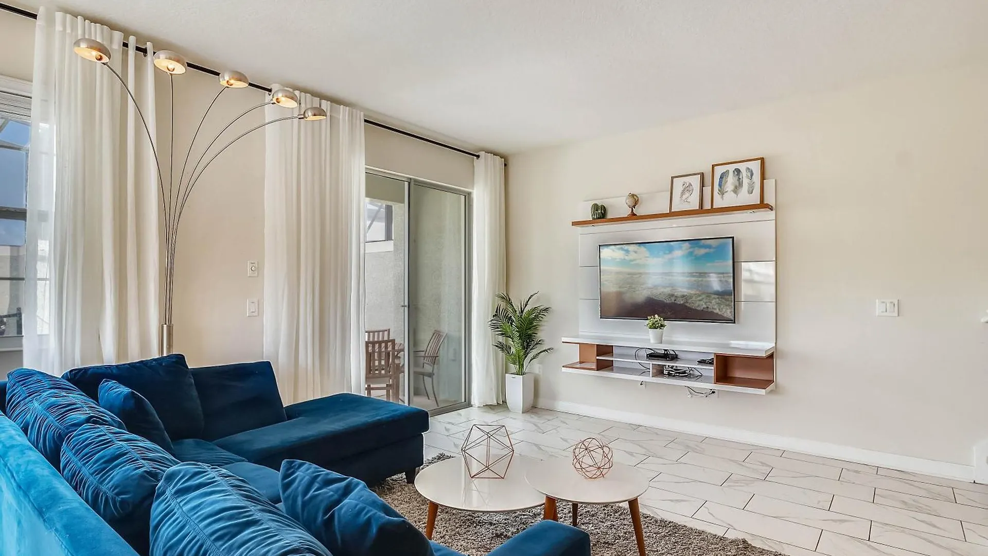 5 Bedrooms- 4 Bathrooms- Storey 4956 Wa Holiday home