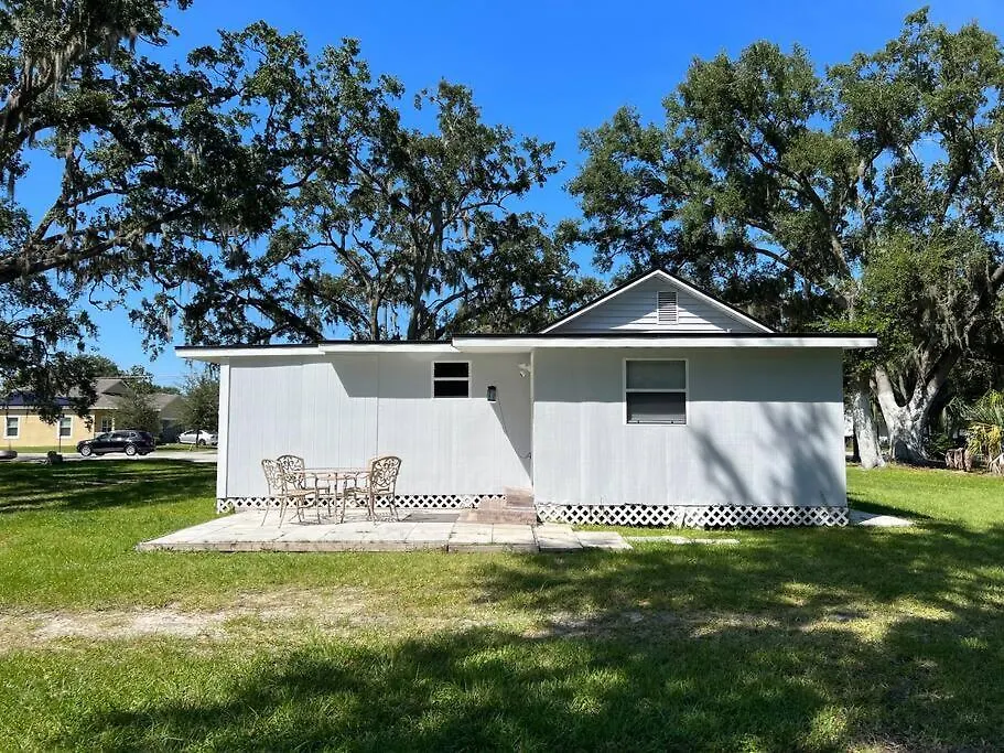 In With Huge Backyard Kissimmee