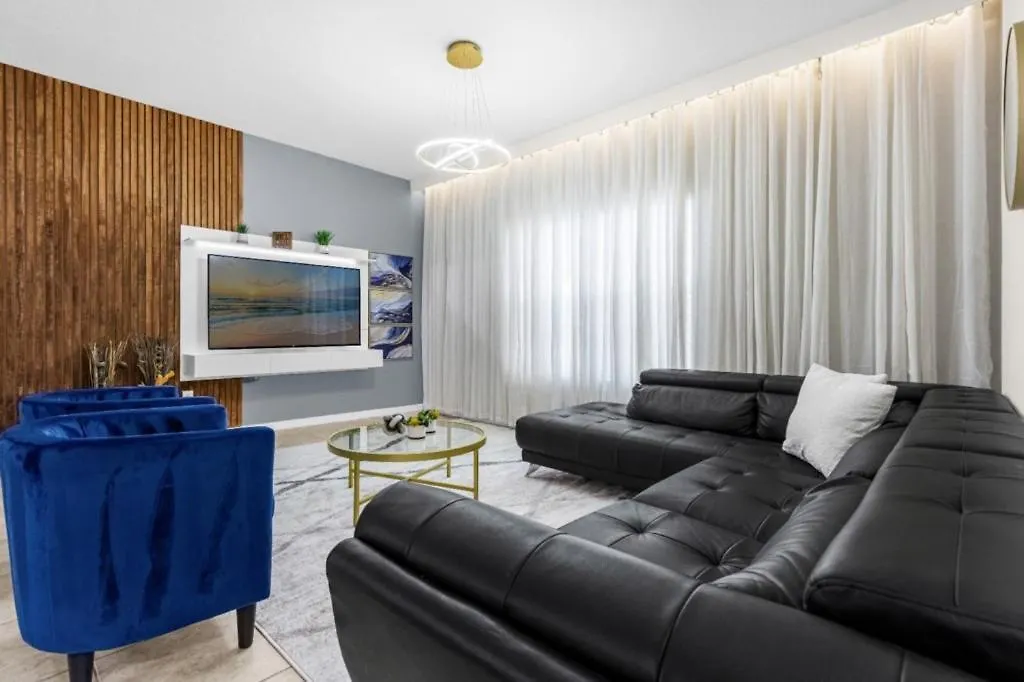 Holiday home 5 Bedroom- 4 Bathroom Paradise Palms 8964 Cp
