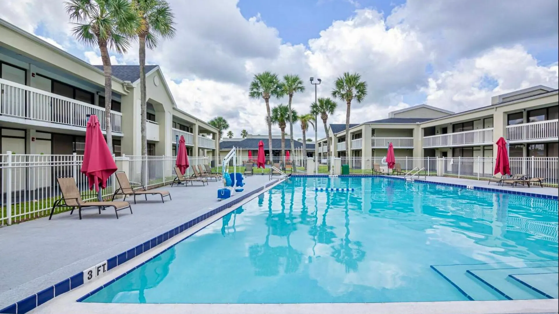 Apartment Pool - Wifi - Parking - Location ! *