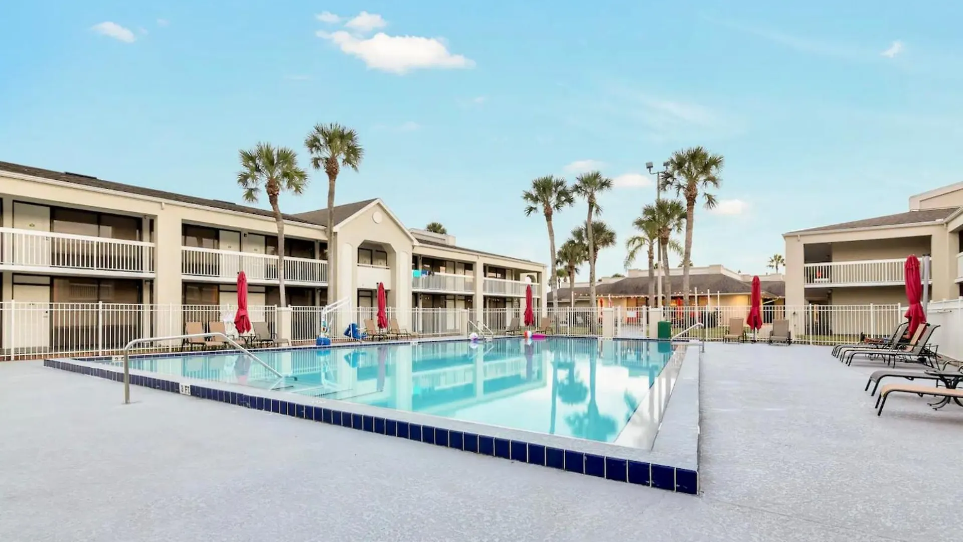 Apartment Pool - Wifi - Parking - Location ! *