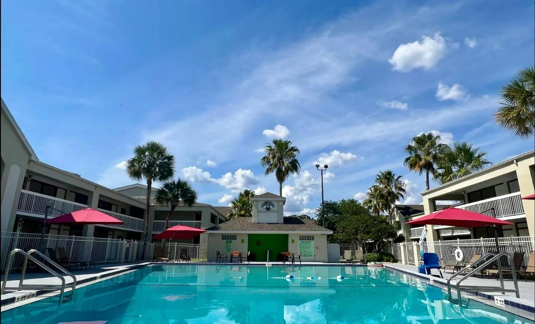 Apartment Pool - Wifi - Parking - Location ! *