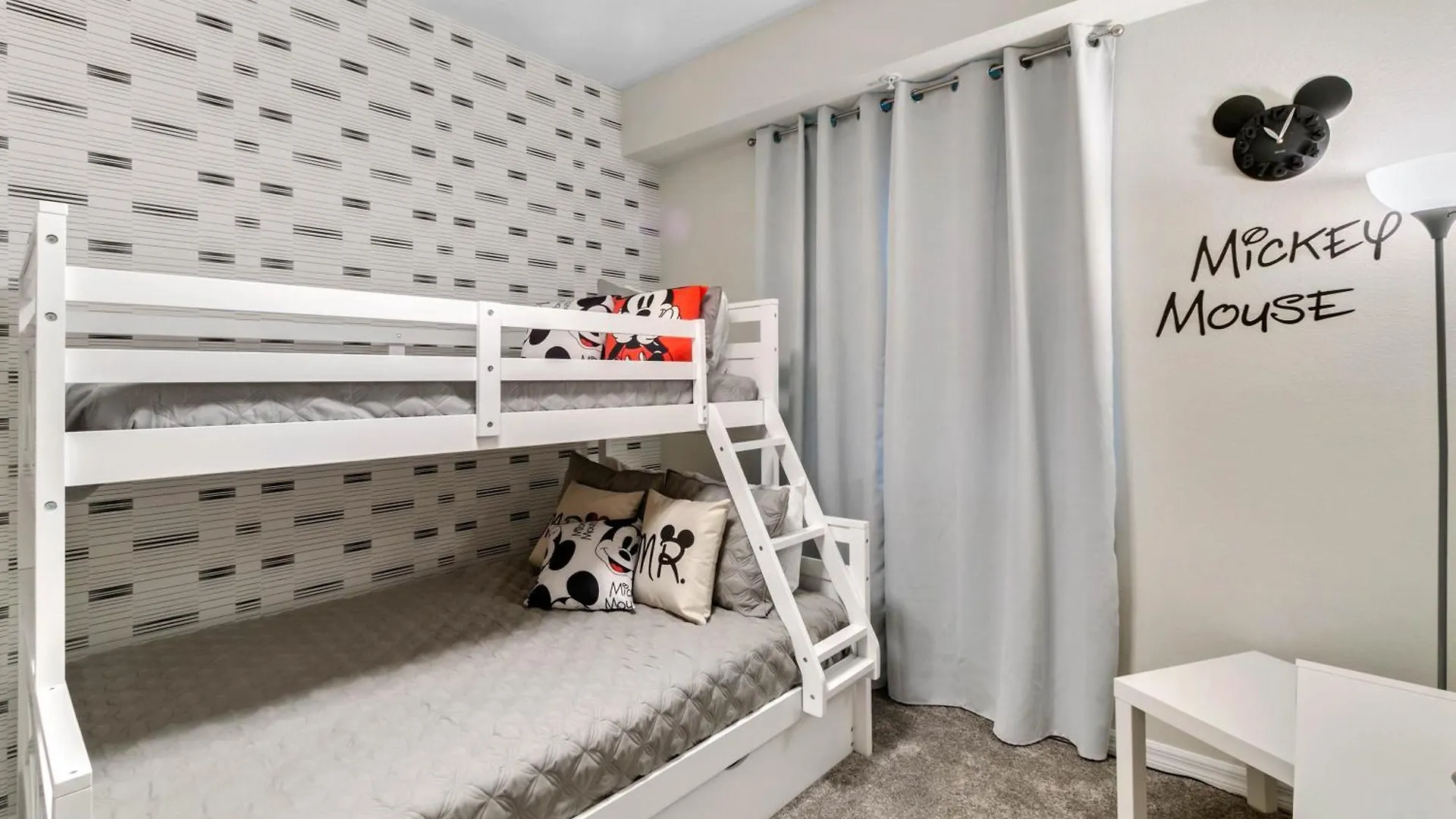 Apartment 2 Bedrooms - 2 Bathrooms - Storey 3131-303 Pc *