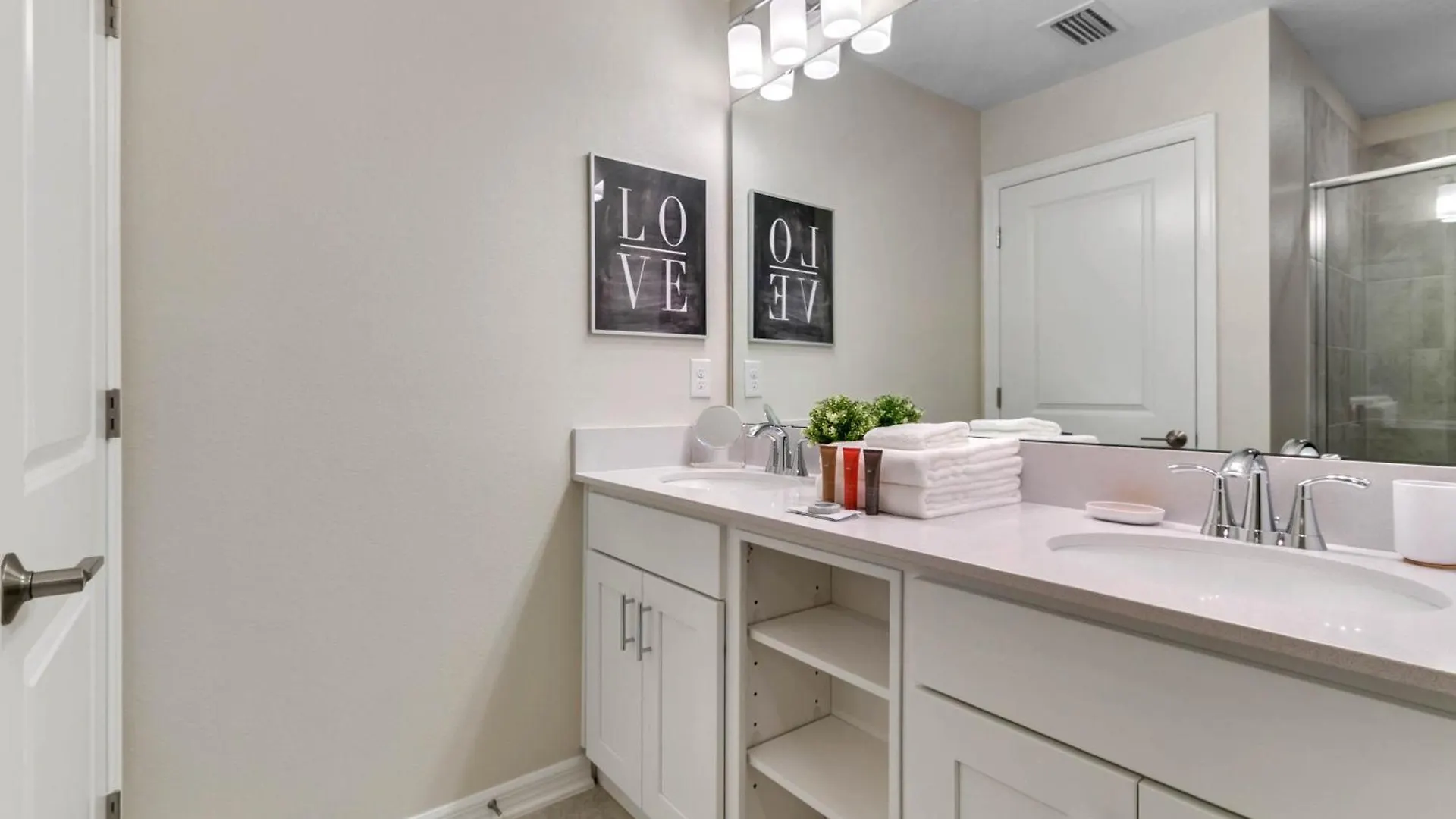 2 Bedrooms - 2 Bathrooms - Storey 3131-303 Pc * Kissimmee