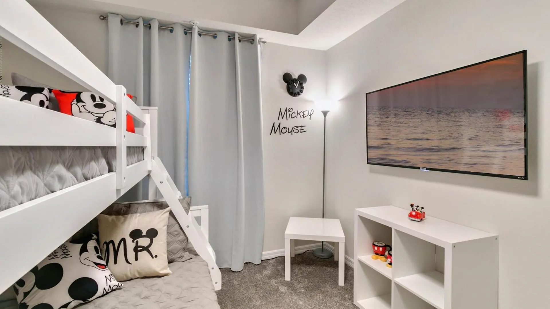 2 Bedrooms - 2 Bathrooms - Storey 3131-303 Pc