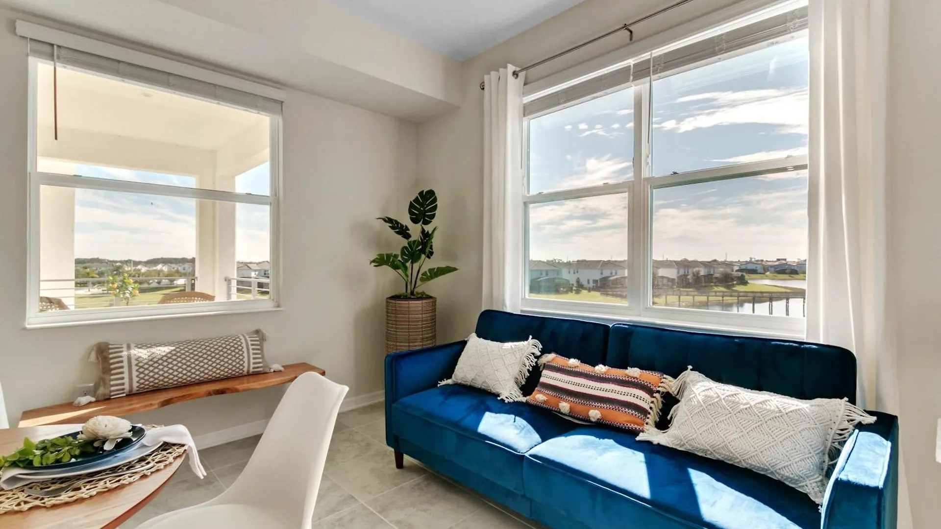 Apartment 2 Bedrooms - 2 Bathrooms - Storey 3131-303 Pc
