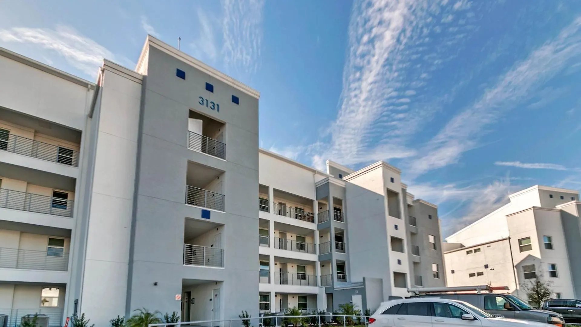 2 Bedrooms - 2 Bathrooms - Storey 3131-303 Pc Apartment Kissimmee