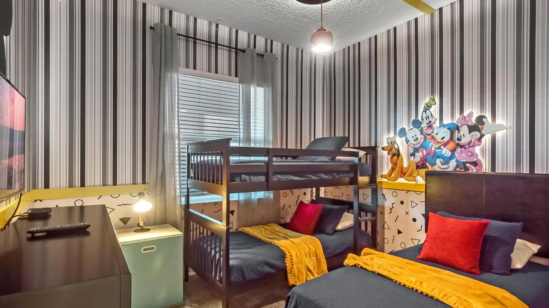 2 Bedrooms - 2 Bathrooms - Storey 3150-404 Pc