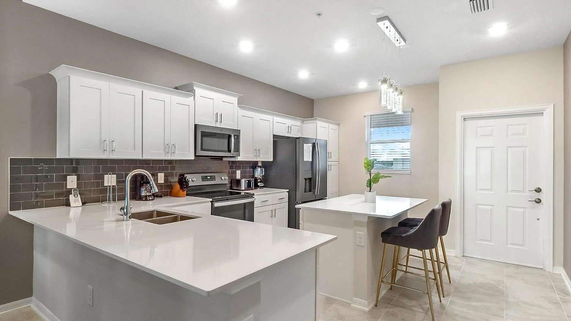 2 Bedrooms - 2 Bathrooms - Storey 3150-404 Pc * Kissimmee