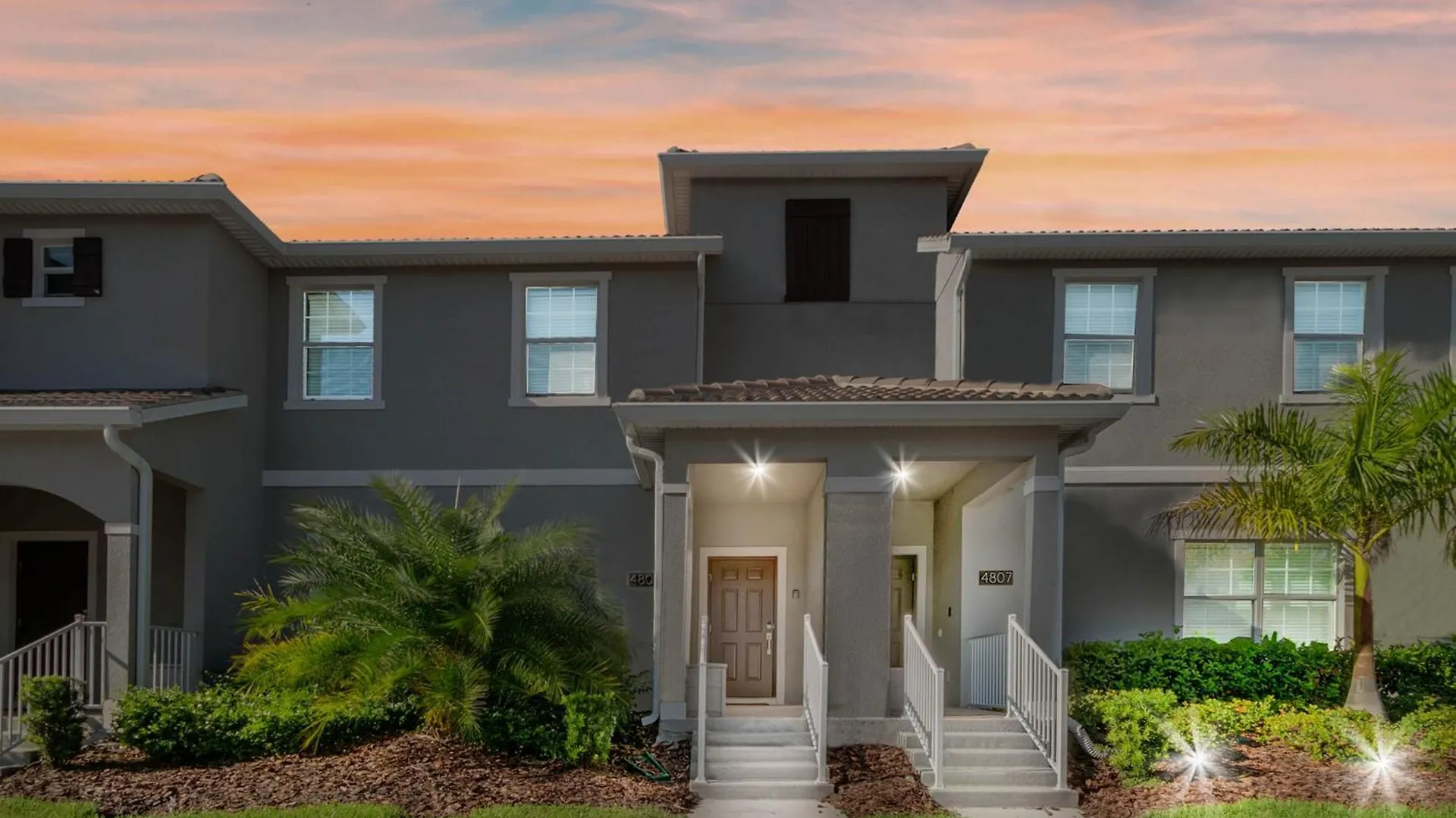 4 Bedrooms - 3 Bathrooms - Storey 4809 Ll