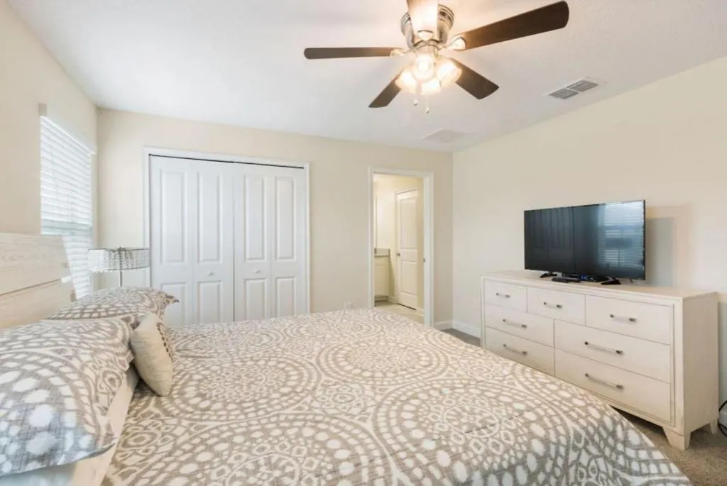 4 Bedrooms - 3 Bathrooms - Storey 4853 Rc * Kissimmee