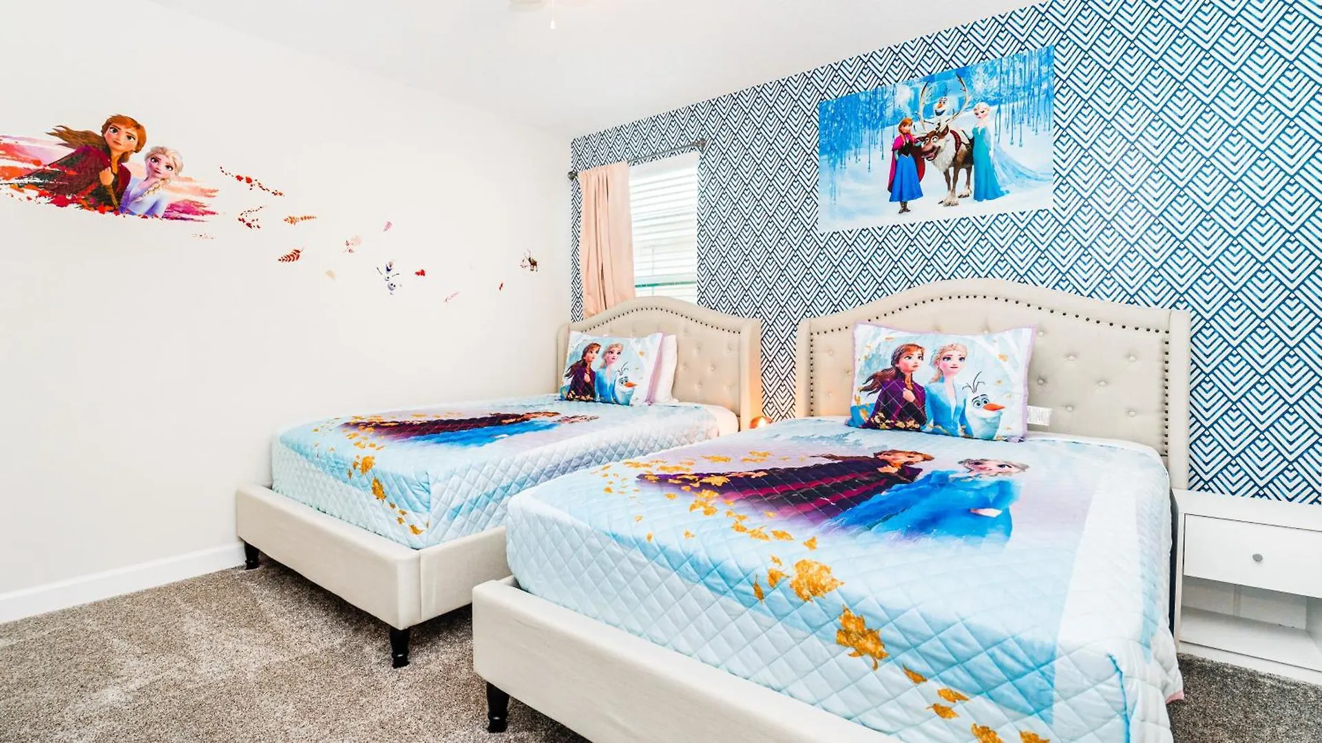 Family Oasis: Pool, Themed & Access 度假居