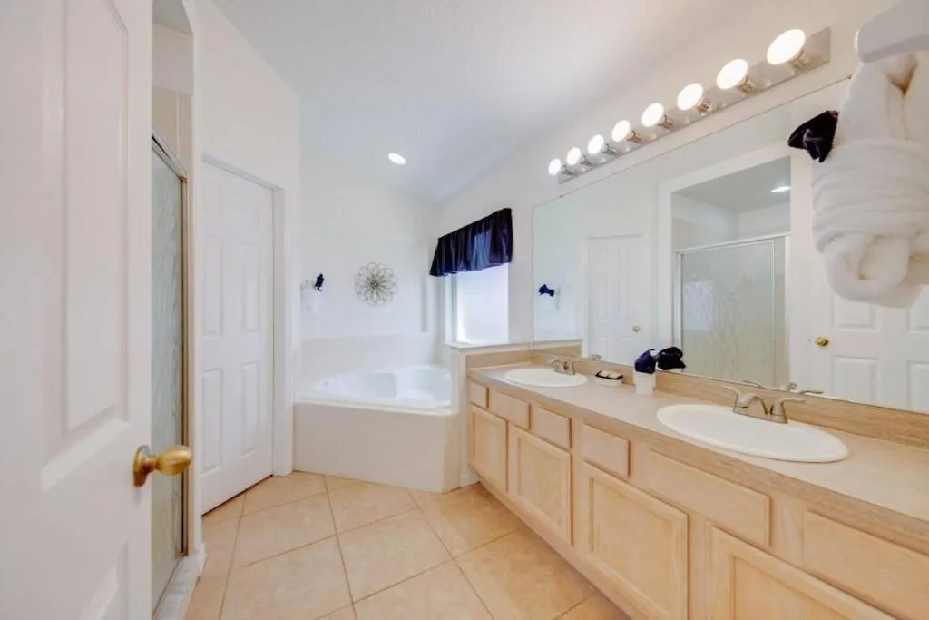 5 Bedroom With Private Pool, Close To 펜션 *