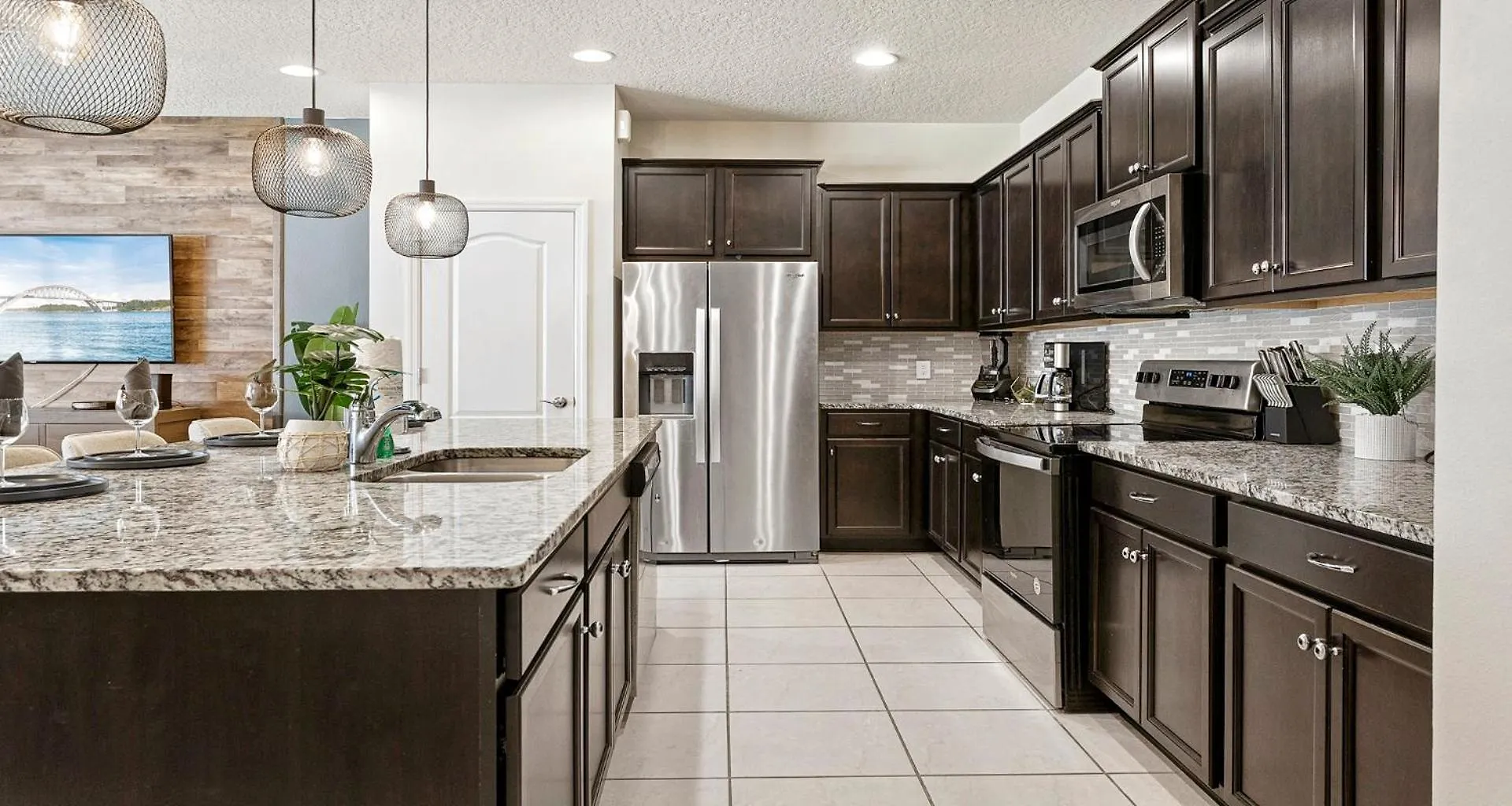Family 5br Pool/loft/tub *