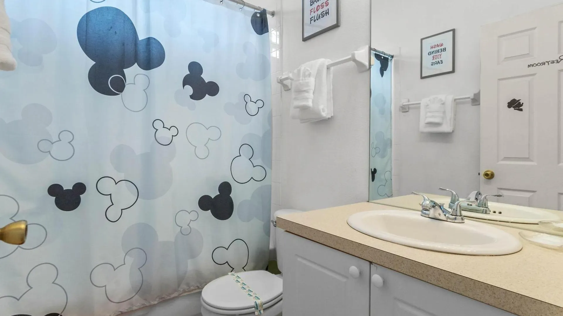 Villa Three Bed Private Pool Just Steps Away From Kissimmee