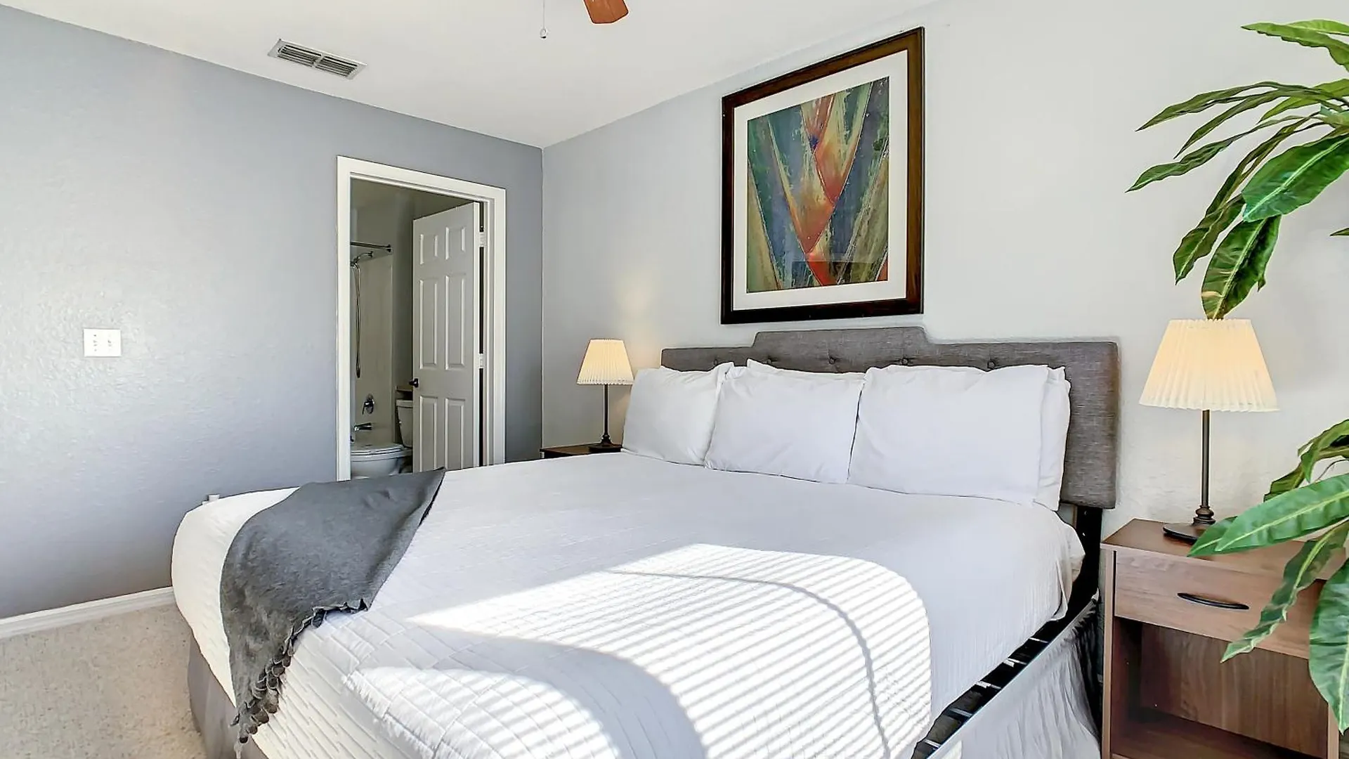 Apartment 4 Bedroom Townhouse In A Gated Resort! Kissimmee