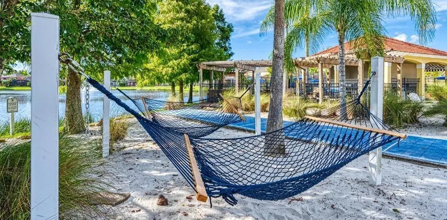 5-star With Private Pool, Minutes From