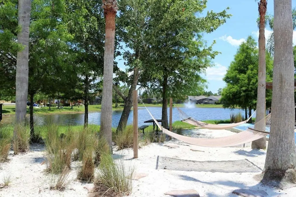 5-star With Private Pool, Minutes From