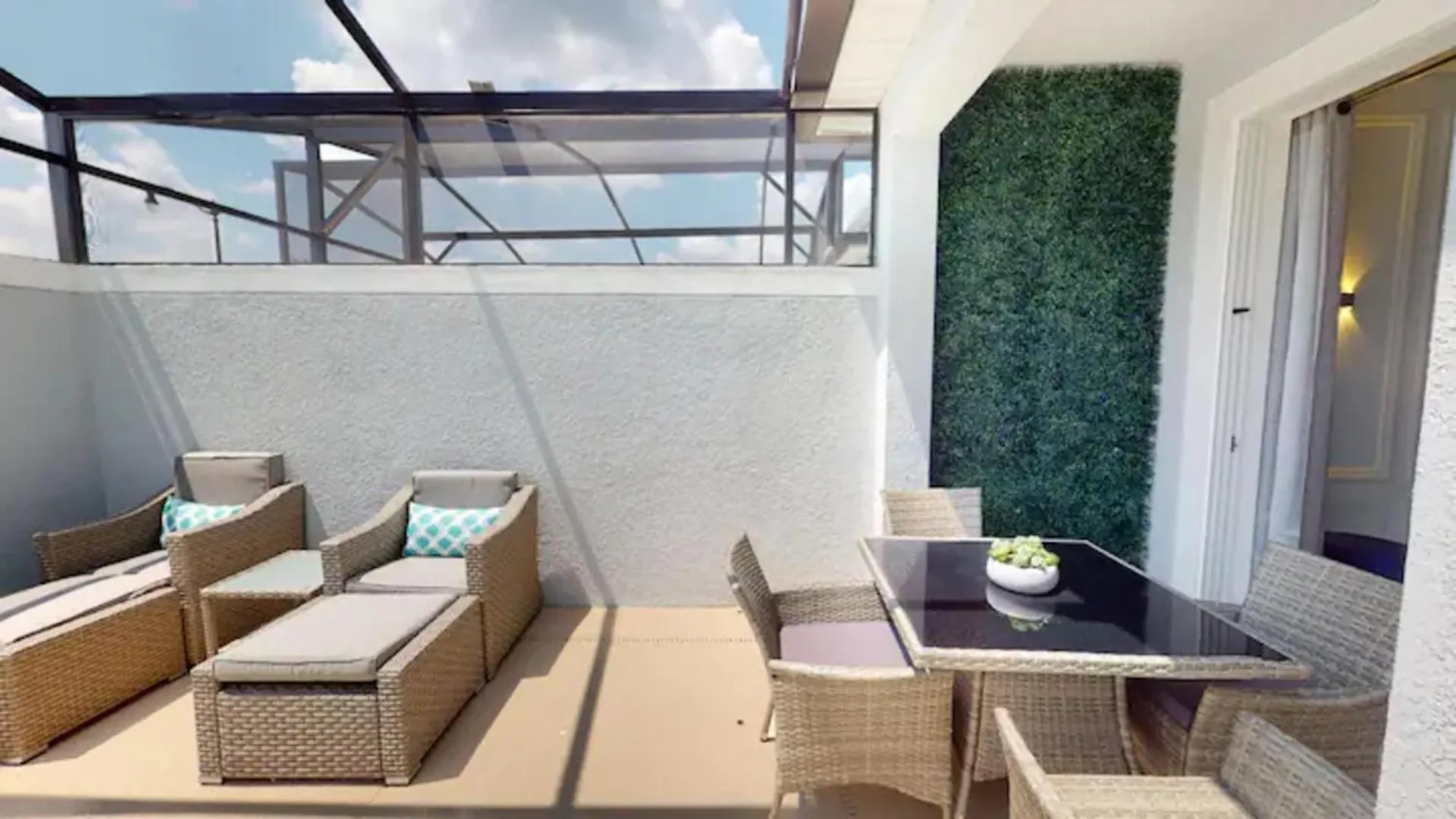 Experience The Magic Of Right At Your Doorstep With Our Large Pool & House Kissimmee