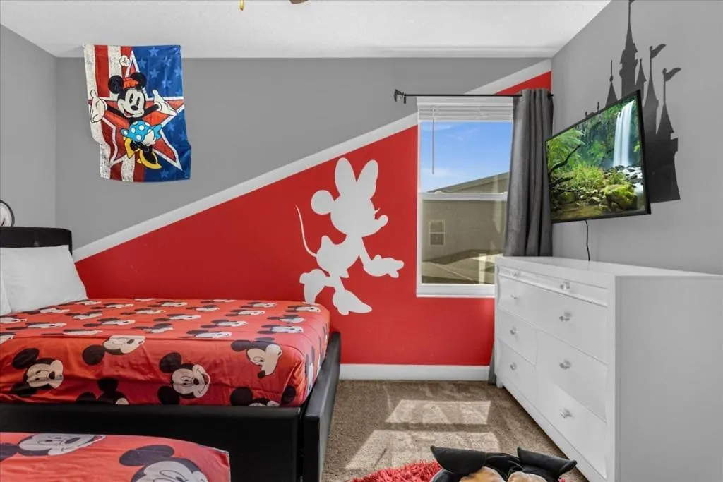 8 Bedroom- 5 Bathroom Storey 2862 Bd
