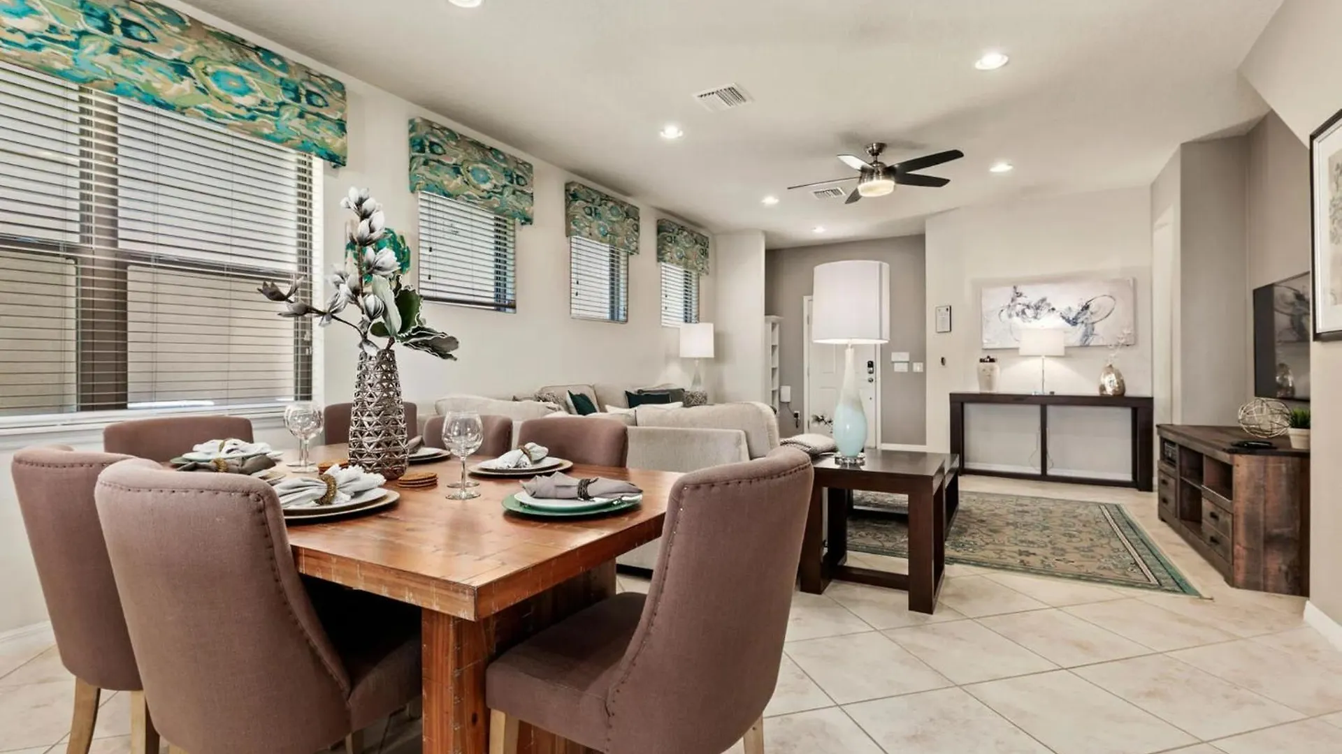 Elegant 5 Bedroom Pool 別荘