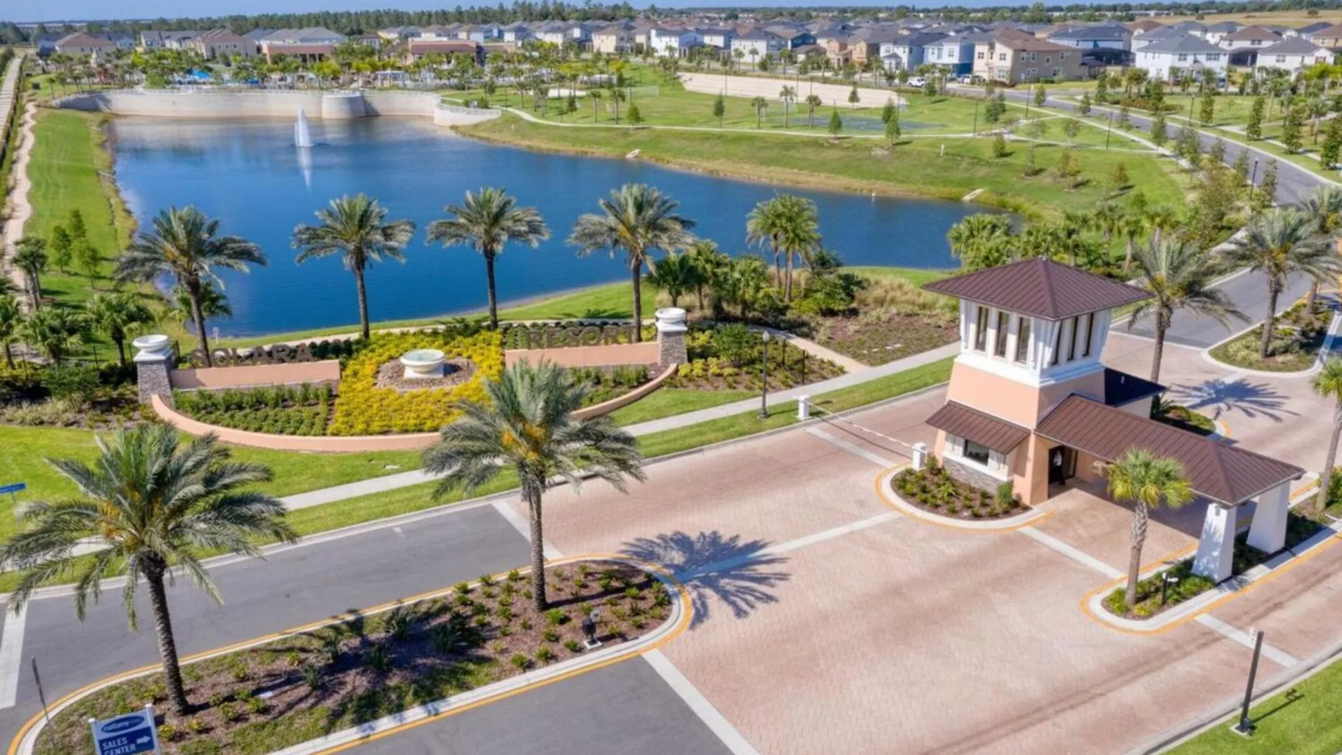 Multiple Luxury Pool Homes Next To Kissimmee