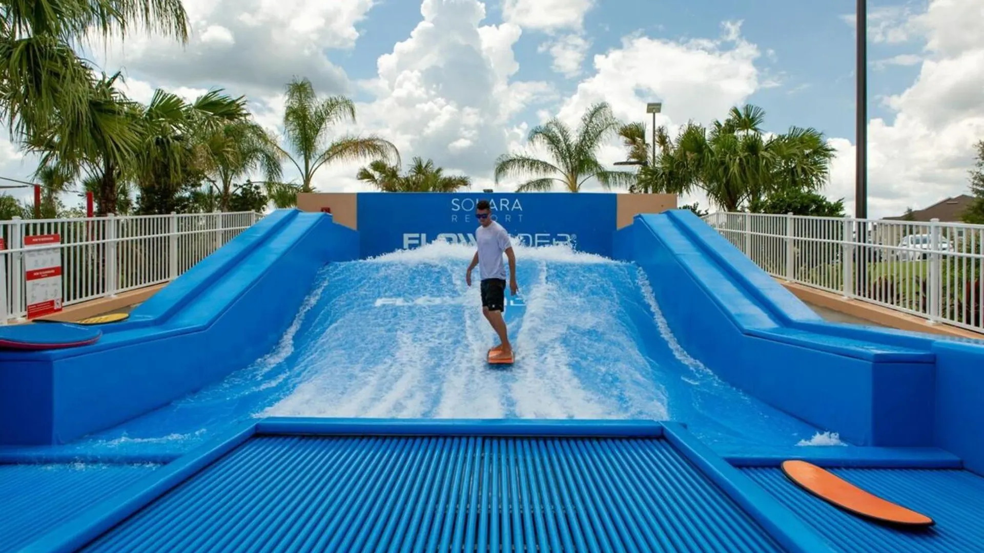 Multiple Luxury Pool Homes Next To Kissimmee