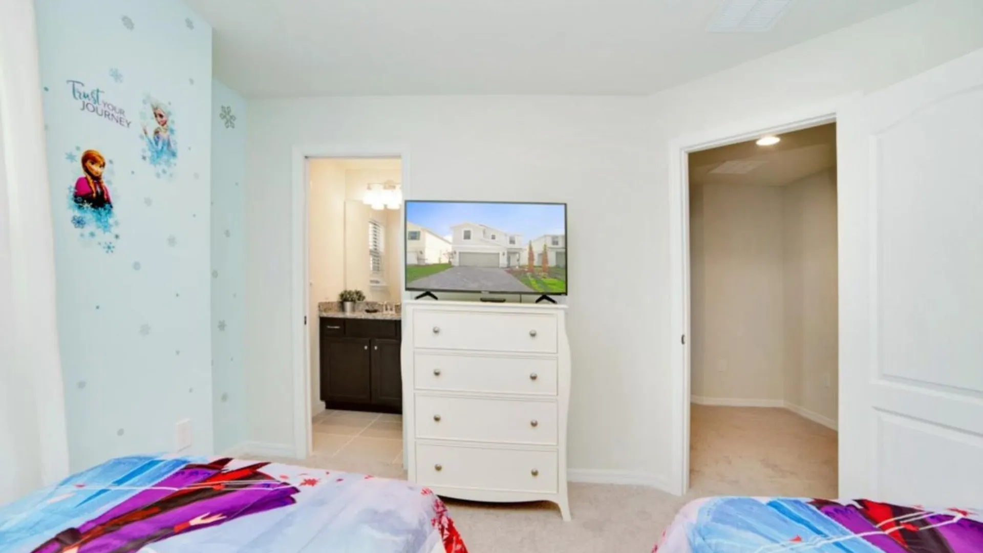 Hakuna Matata Magic 7 Bed Awaits Kissimmee