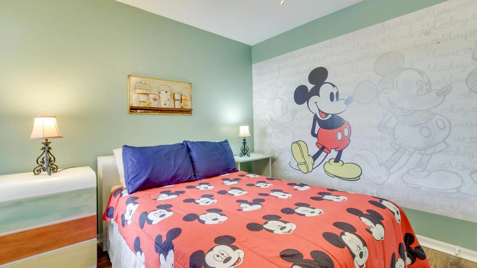 With Private Porch Less Than 7 Mi To Disney! Apartment