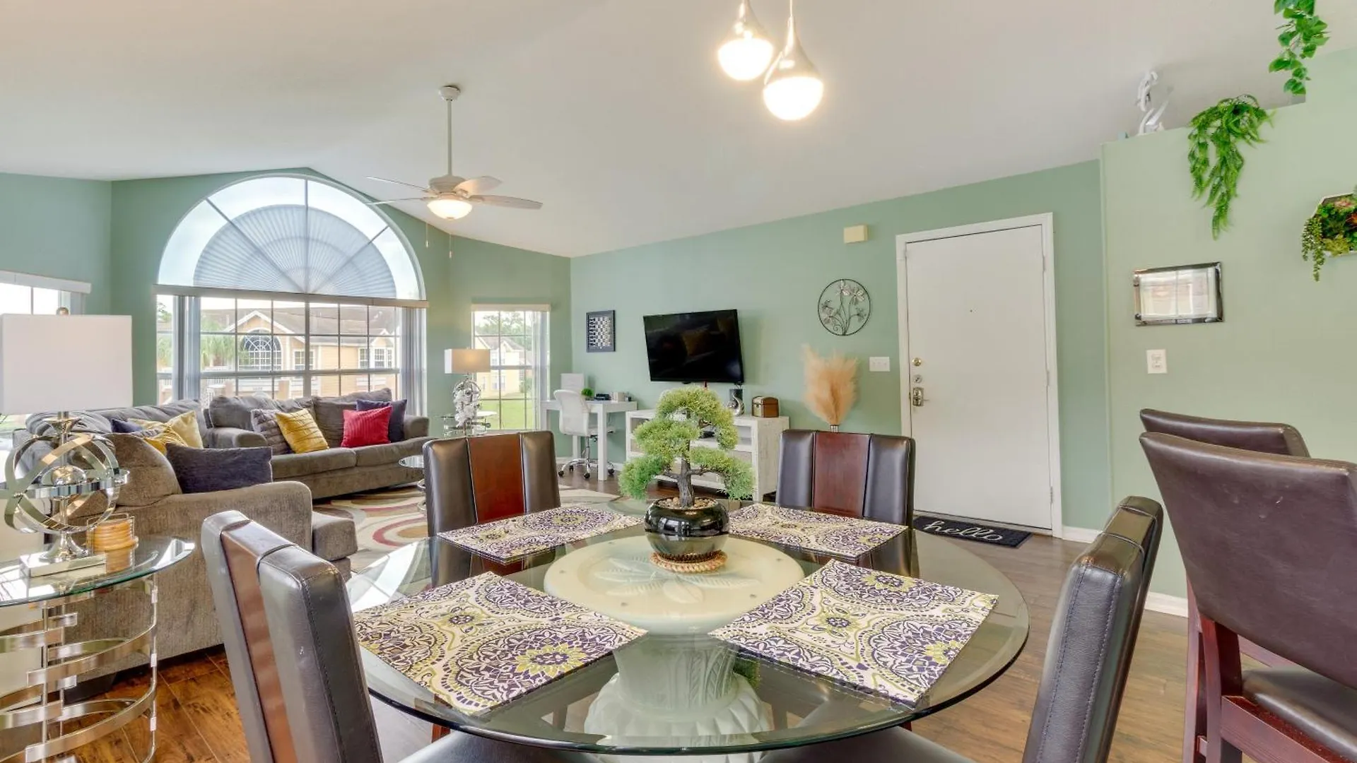 With Private Porch Less Than 7 Mi To Disney! * Kissimmee