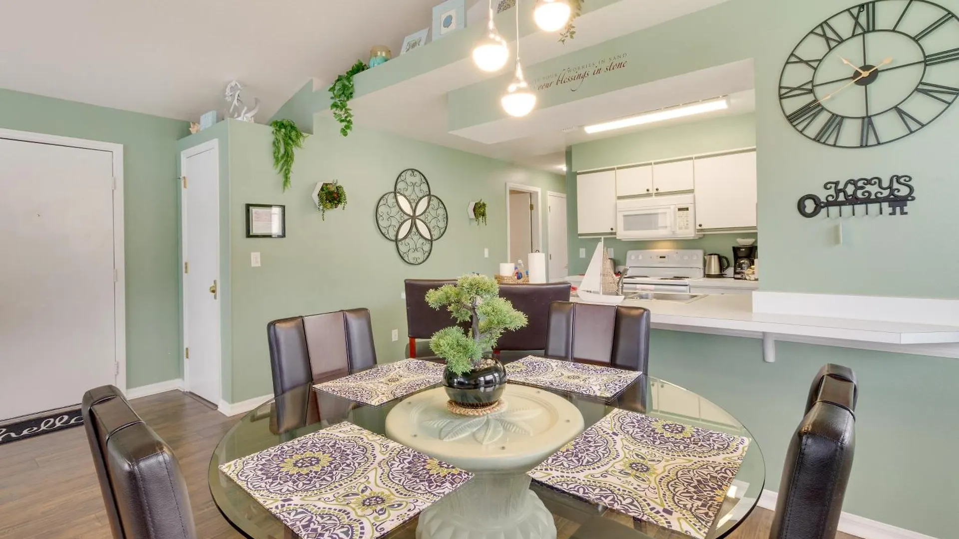 Apartment With Private Porch Less Than 7 Mi To Disney!