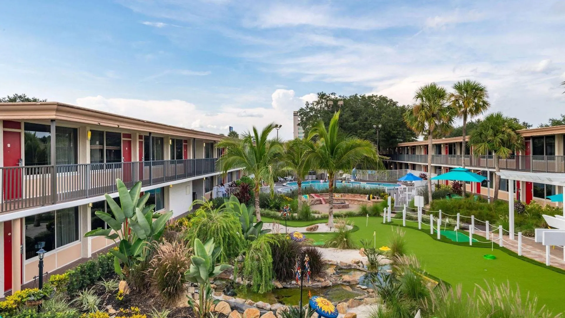 Ramada By Wyndham Kissimmee Gateway - Free Theme Park Shuttle Otel