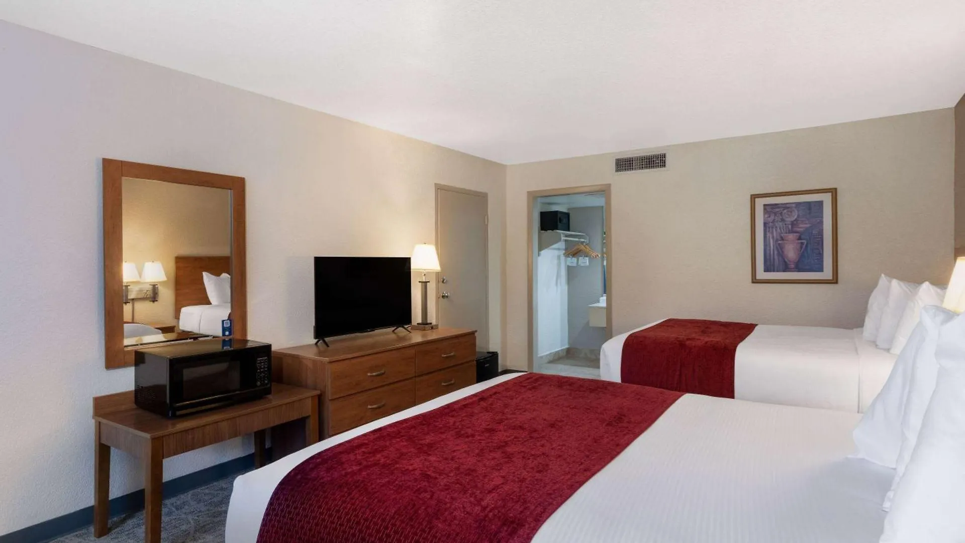 Hotel Ramada By Wyndham Kissimmee Gateway - Free Theme Park Shuttle