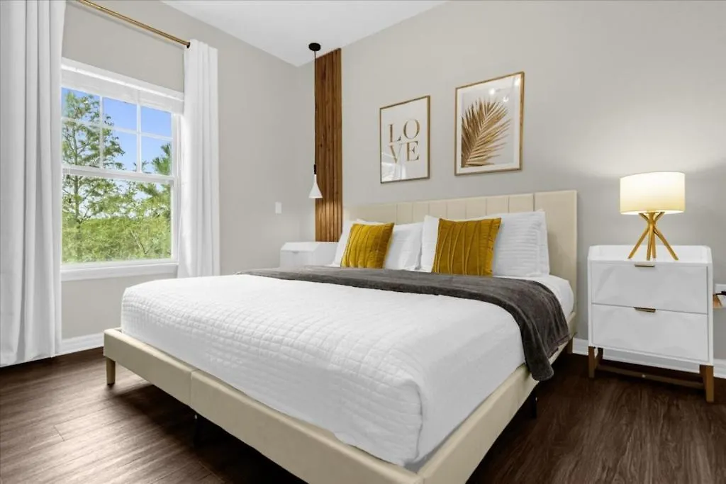 Holiday home 4 Bedrooms- 3 Bathrooms- West Lucaya 3200 Ol *