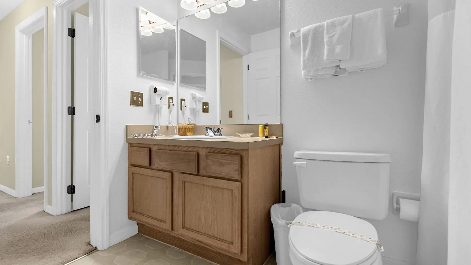 1061 Berkley 4 Bed With Pool&spa *