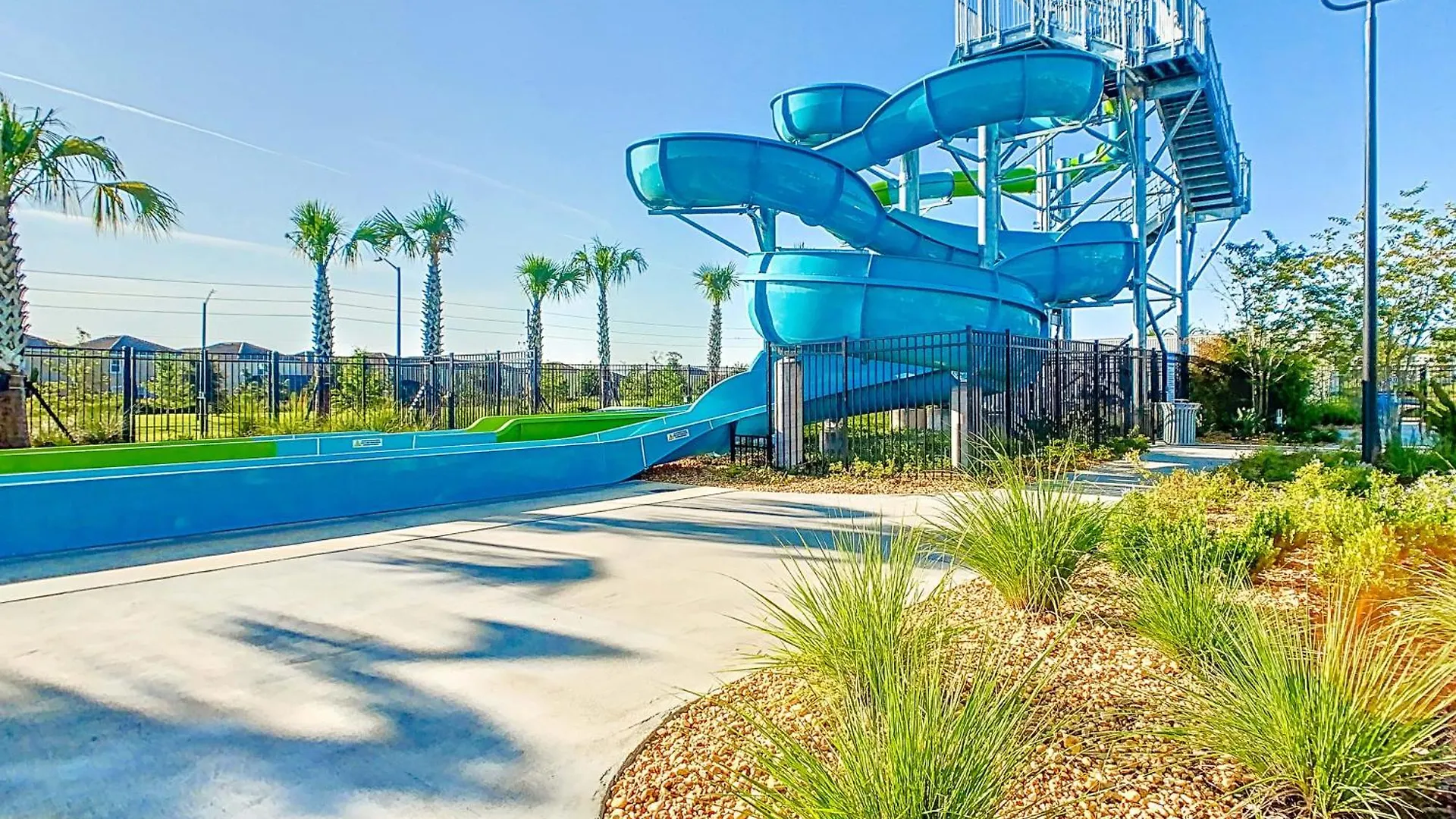 Thematic 2br With Waterpark *