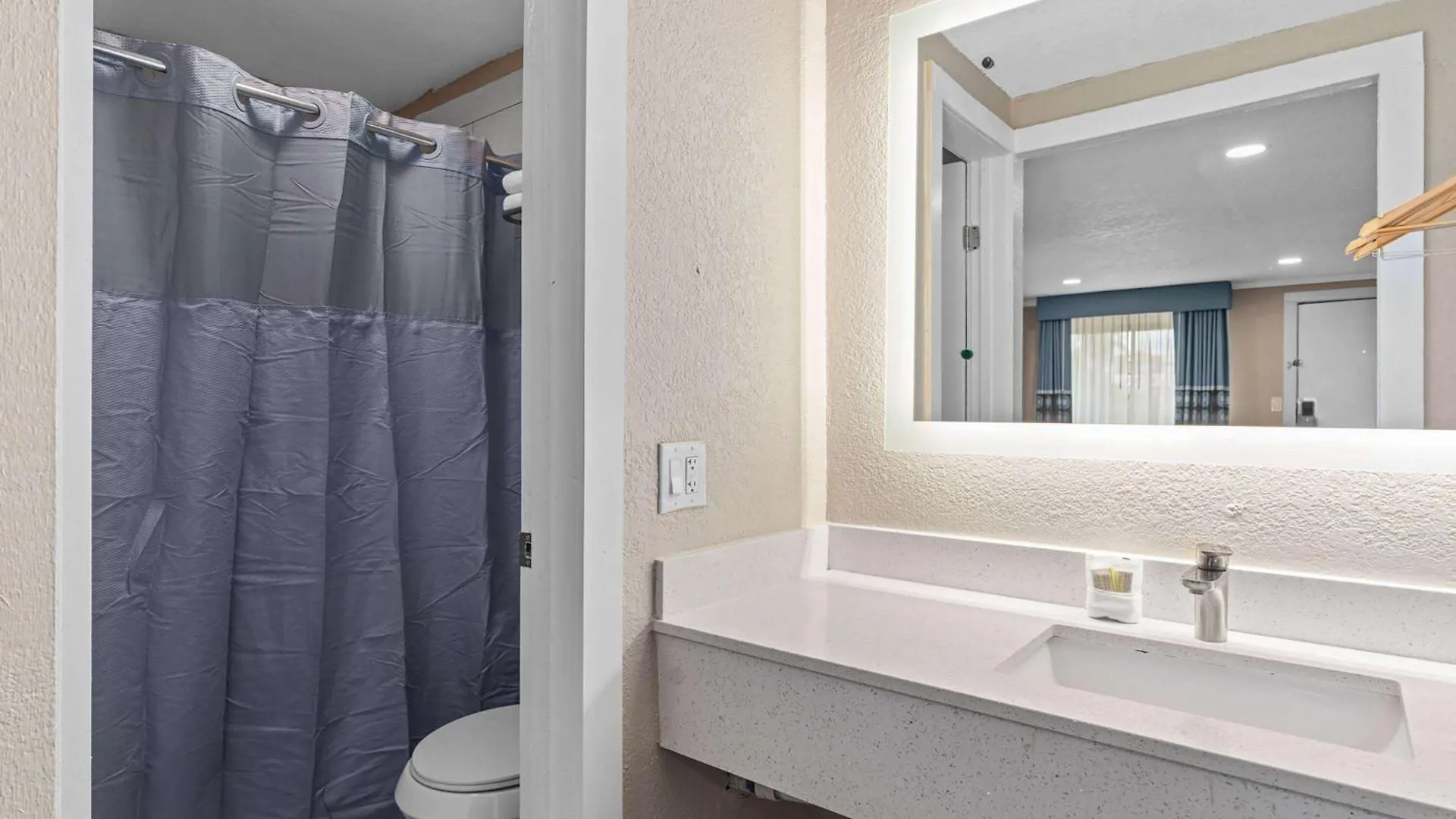 Super 8 By Wyndham Kissimmee-orlando 2*