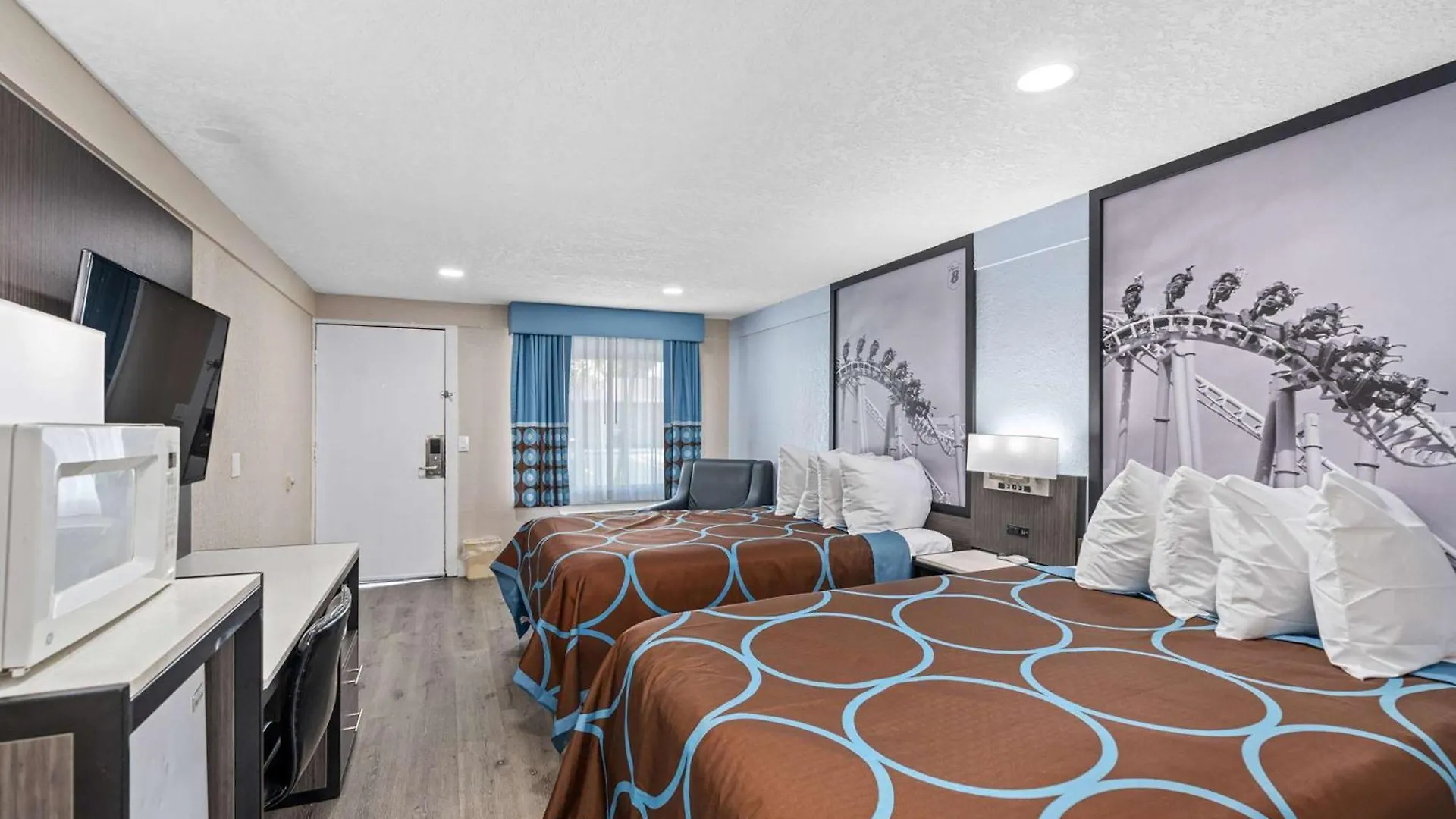 Hotel Super 8 By Wyndham Kissimmee-orlando 2*