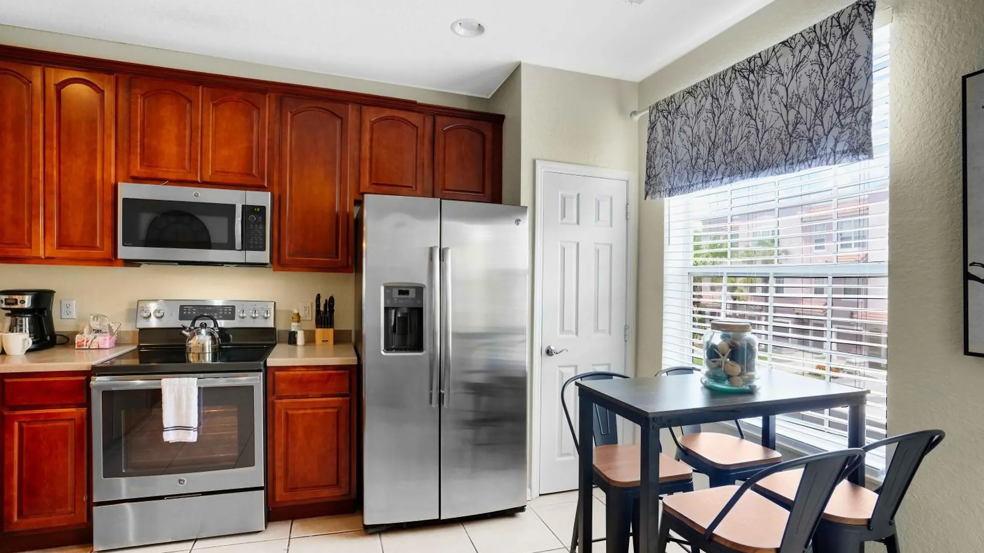 Holiday home Spacious Townhome Wpatio Garage Sleeps10 Orlando