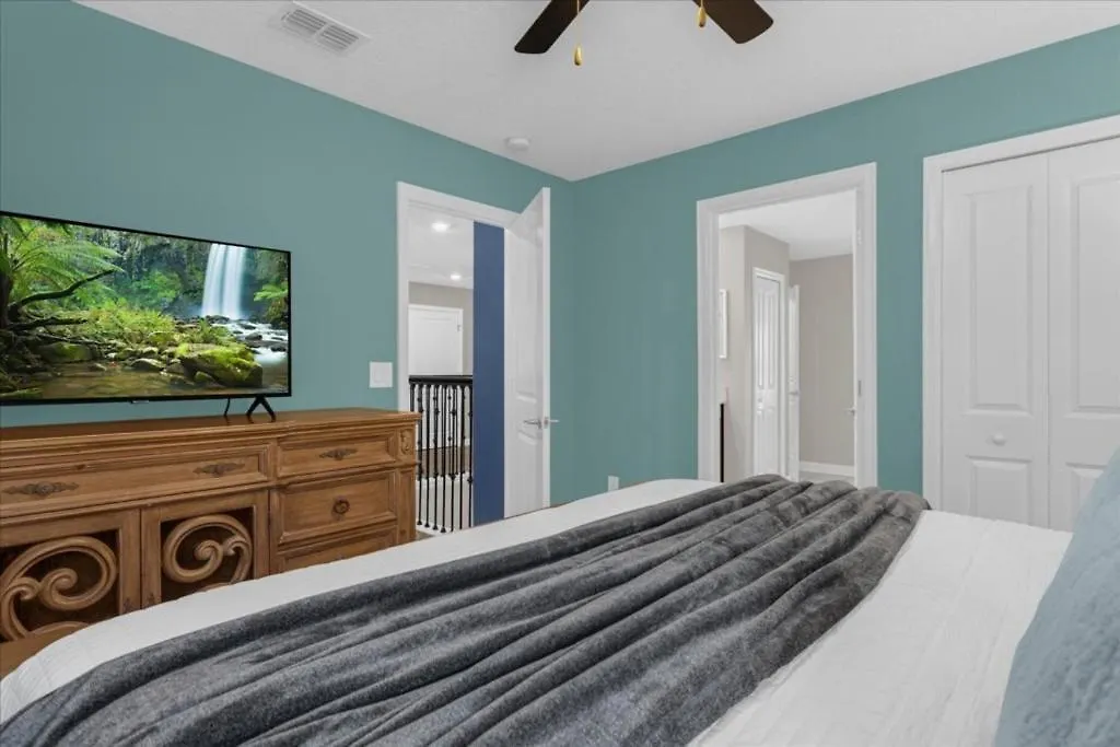 8 Bedroom- 5 Bathroom Storey 2862 Bd Holiday home Kissimmee