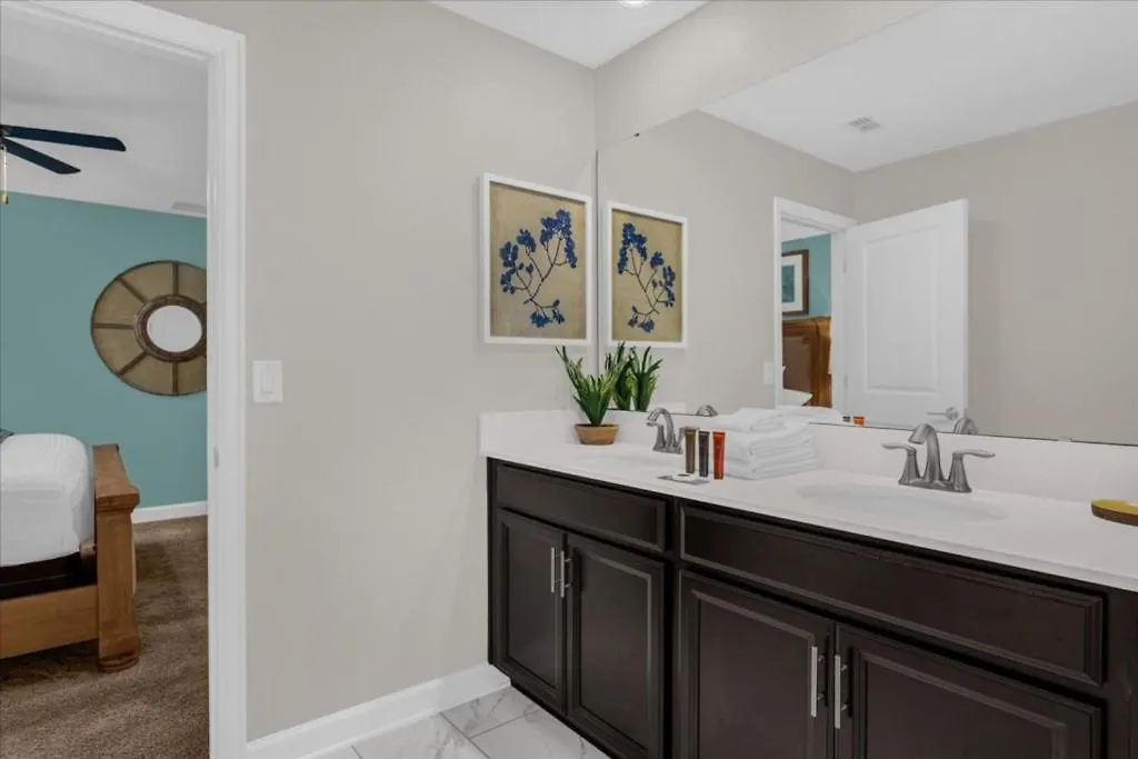 8 Bedroom- 5 Bathroom Storey 2862 Bd Holiday home Kissimmee