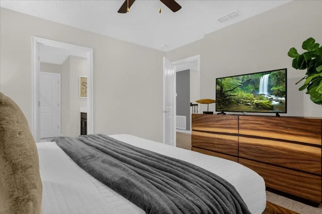 8 Bedroom- 5 Bathroom Storey 2862 Bd Kissimmee